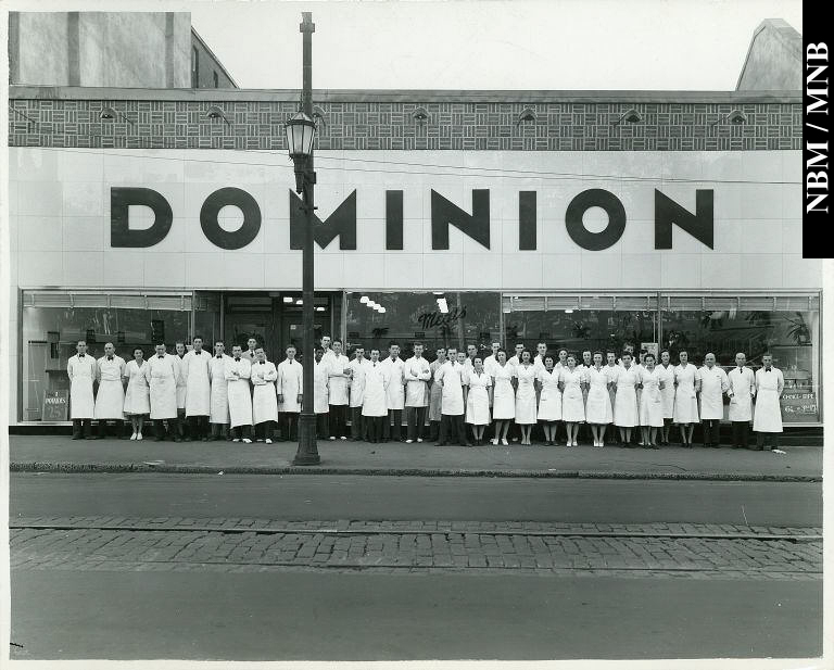Employs du Dominion Store Limited, 49, King Square, Saint John, Nouveau-Brunswick