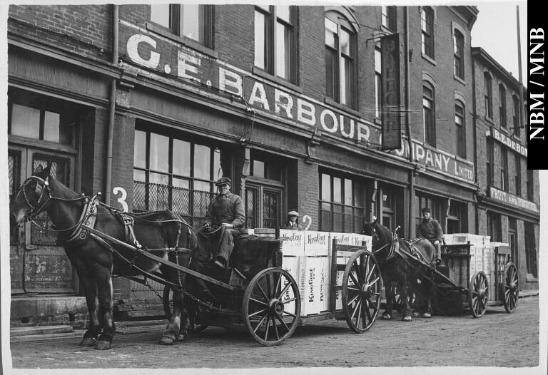Btiment de la G. E. Barbour Company Limited, cheval et haquets de livraison, Market Slip, quai nord, Saint John, Nouveau-Brunswick