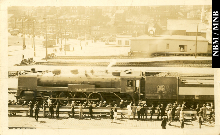 Train royal transportant le roi George et la reine Elizabeth  la gare Union, rue Mill, Saint John, Nouveau-Brunswick