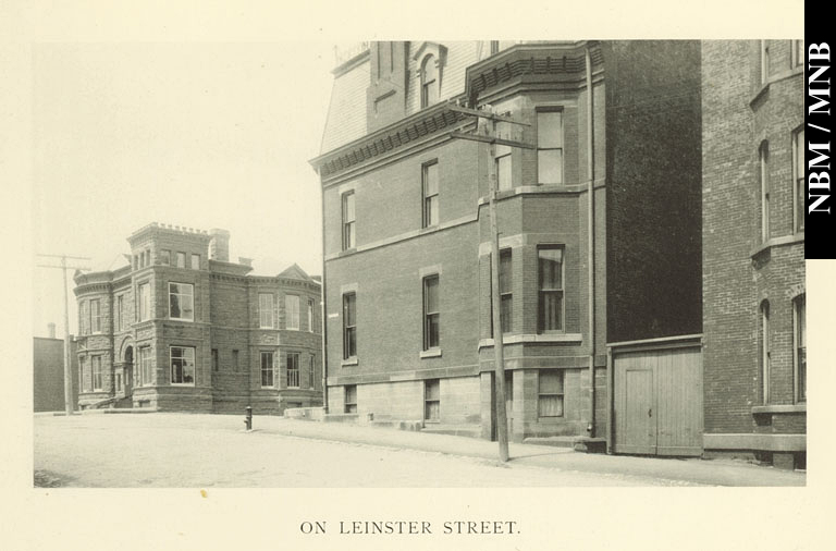 Vue de la rue Leinster en direction de la rsidence de Charles Peters, Saint John, Nouveau-Brunswick