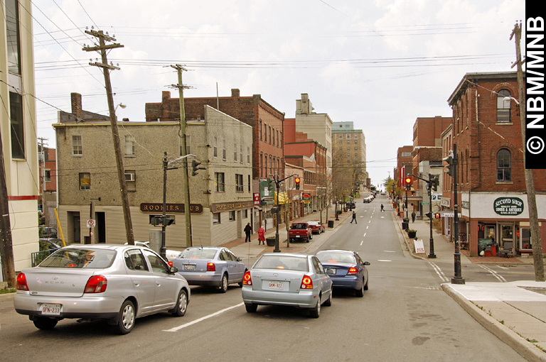 La rue Charlotte vue depuis la rue Coburg, Saint John, Nouveau-Brunswick