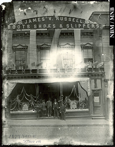 Le magasin de bottes et chaussures de James V. Russell, rue Main, Saint John, Nouveau-Brunswick, v. 1890