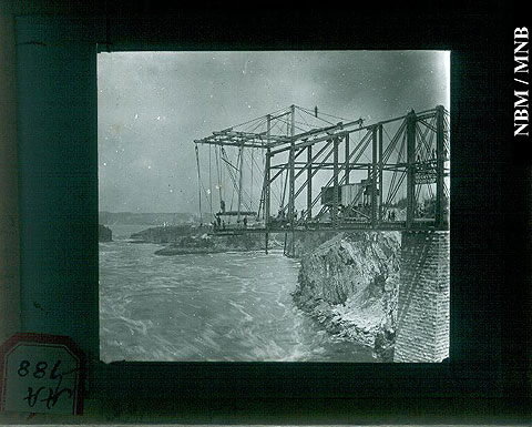 Construction du pont cantilever des chutes rversibles, Saint John, Nouveau-Brunswick, v. 1885